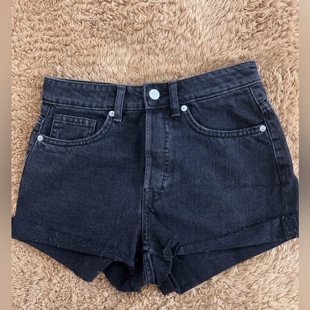 H&M nwot black shorts with frayed hem